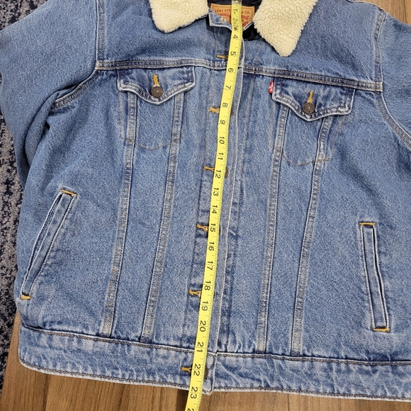 Levis Women's Blue Denim Trucker Jacket with Sherpa Collar Size 1X - Picture 7 of 13